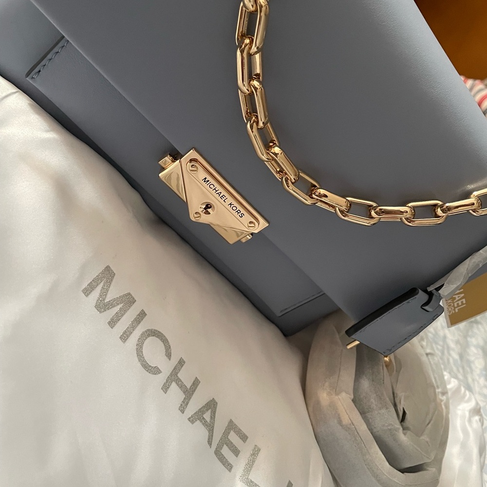 Micheal Kors Chain shoulder Bag